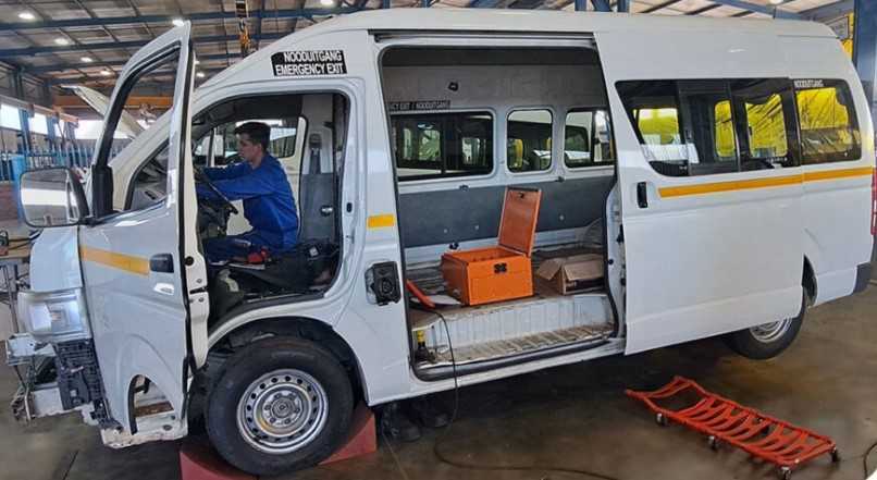 Electric hybrid taxis decreasing carbon