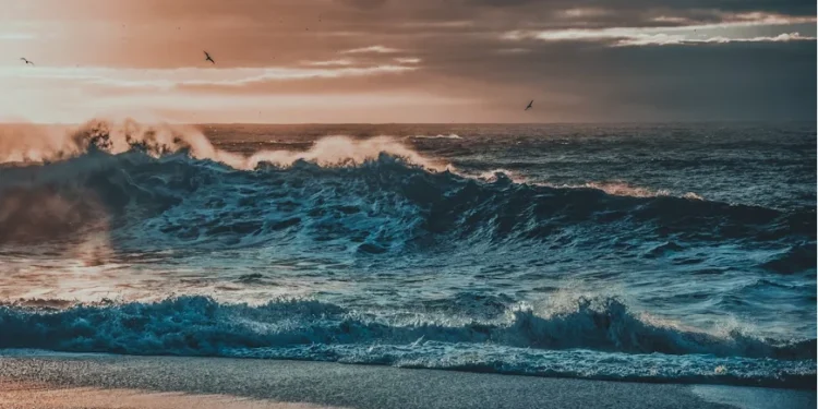 oceans changing colour